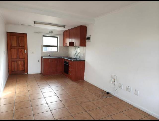 2 BEDROOM TOWNHOUSE FOR SALE IN BARDALE VILLAGE